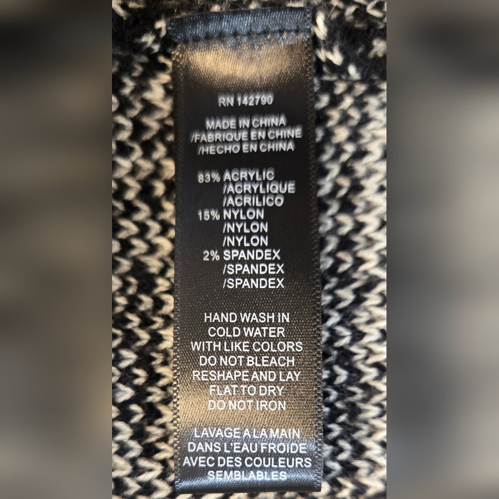 Women's Maxsport Open-Front Black and Cream Patterned Sweater NEW WITH TAGS - Picture 8 of 8